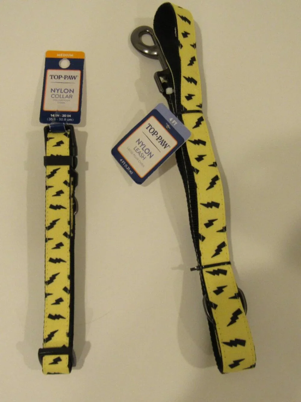 NEW TOP PAW MATCHING DOG COLLAR AND LEASH